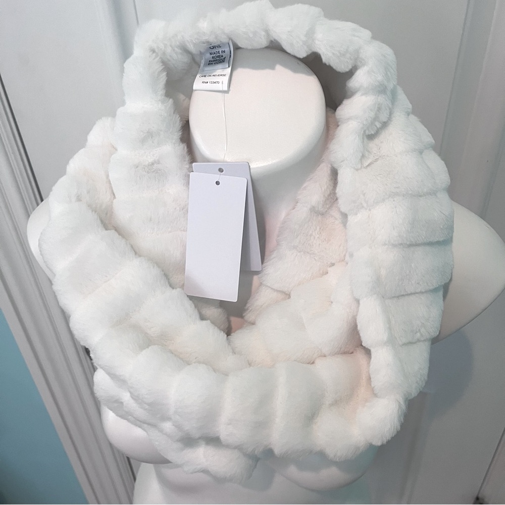 Guess infinity scarf